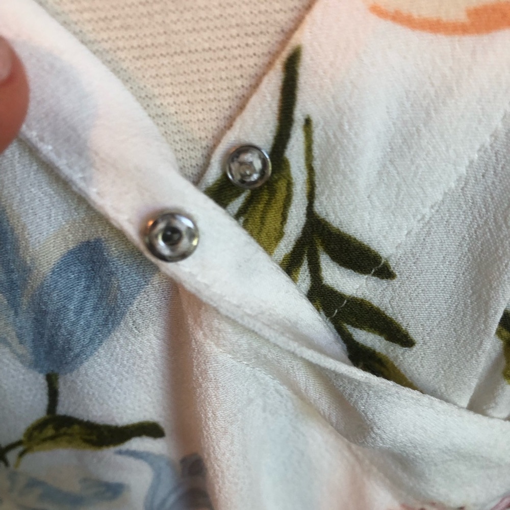 Loft Ivory wrap Dress w/ floral designs & ruffle short sleeves & hem Size 14 - Picture 11 of 15